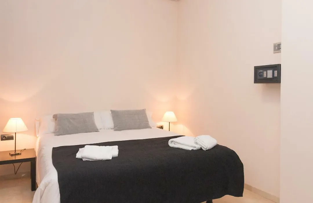 Bet Apartments - Canovas Rooms-1