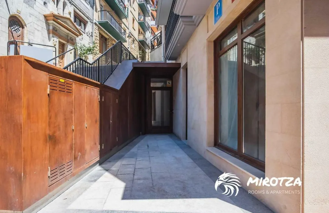 Mirotza Rooms And Apartments-1