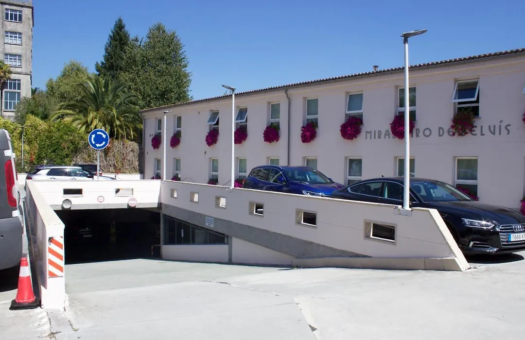 Hotel Parking Miradoiro De Belvis-1