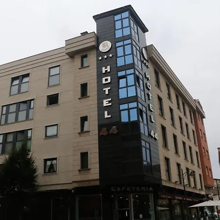 Hotel 44-2