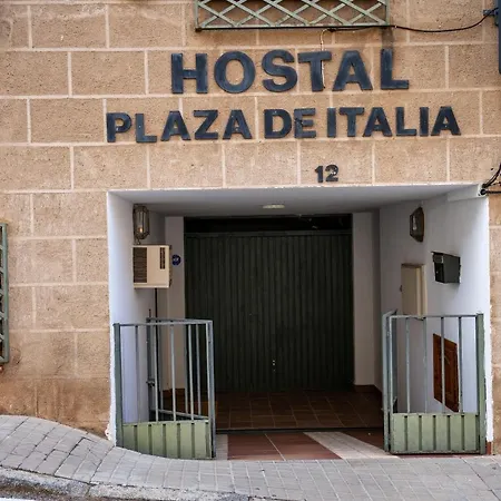 Hostal Plaza de Italia-3