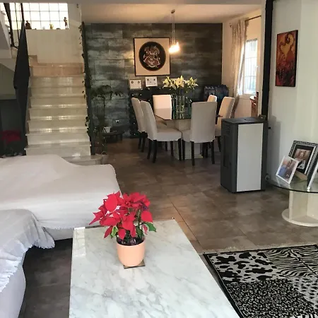 Double Room With Shared Bathroom And Shared Communal Areas R4-3