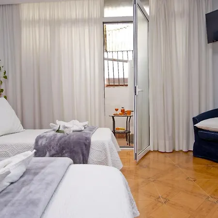 Barcelona City Centre Hostal-2