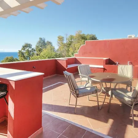 2 Bedroom Cozy Apartment In Estepona-3