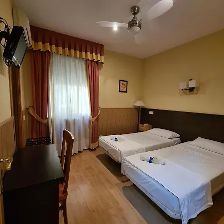 Hostal Oporto-2