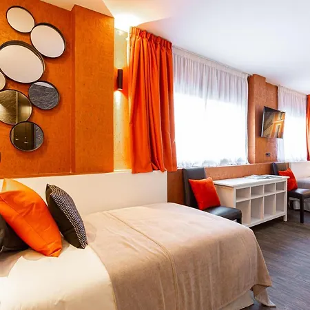 Fly Rooms Madrid Airport-3
