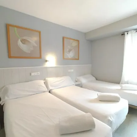 Hostal Albero By Gaiarooms-3