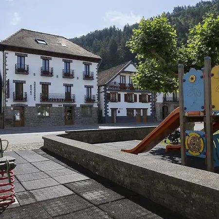 Hotel Rural Auñamendi-3