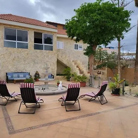 Montana Luna House With Rooms-2