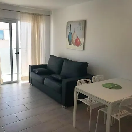Cool Apartment Near Beach Pool & Ac 1-2