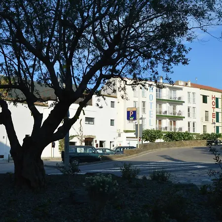 Hotel Nou Estrelles-3