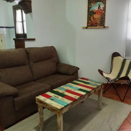 Frenteabastos Hostel Suites Cafe-2