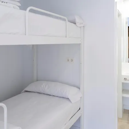 Amc Granada Hostal-2