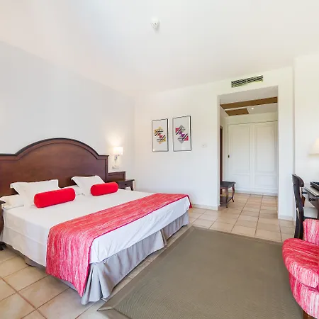 Hotel Ca'l Bisbe-3