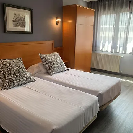 Hotel Carbayon-2