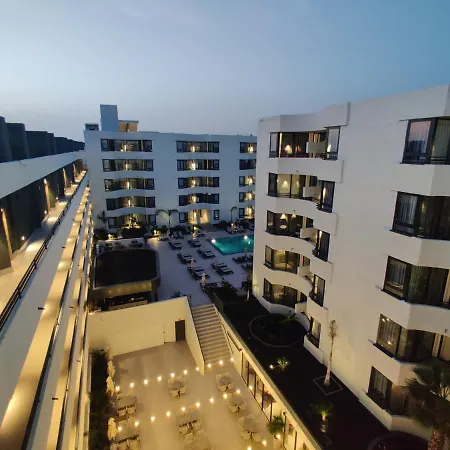 Luxury Apartment With Pool View-2