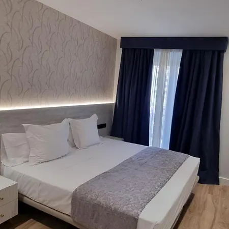 Ch La Petite Maison - Boutique - Madrid-2