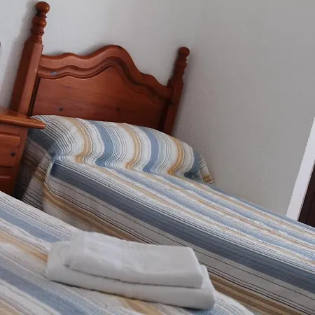 Hostal Montilla Sotogrande-3
