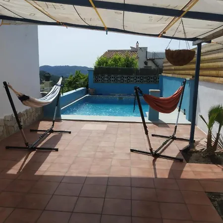 Cosy House Near Beach-3
