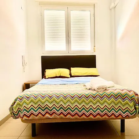 Roni Rooms-3