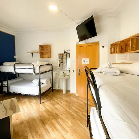 Az The Bridge Hostel - Coliving-3