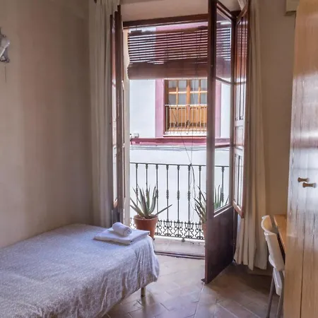 Habitacion Privada En La Alameda 5-2