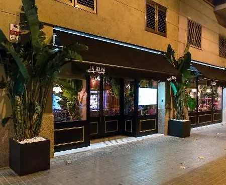 Small Single Private Room Center City-2