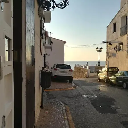 Suite Independiente de 45 m2 con Bañera en Pleno Casco Viejo-2