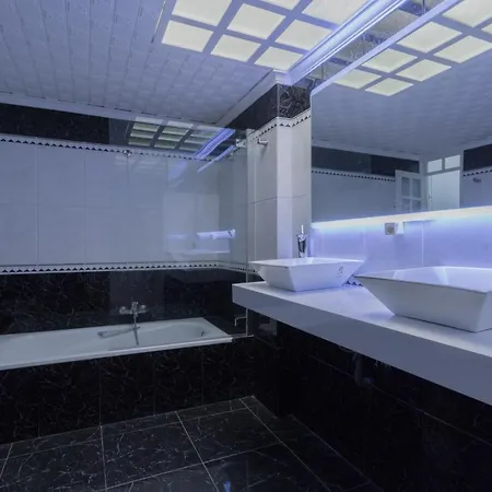 Las Palmas Smart Rooms-3