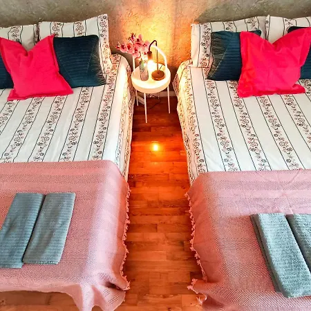 Urquinaona Rooms-2