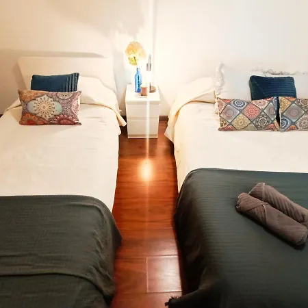By Plaza Real Budget Rooms-2