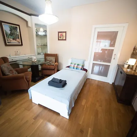 Traditional Rooms In Eixample-2