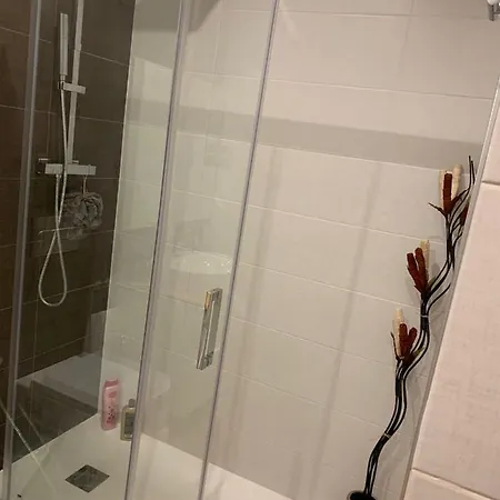 Habitacion Doble , Con Bano Privado, En Piso De Lujo En Barcelona San Gervasi.-2