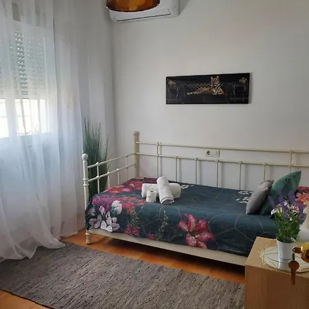 Room In Guest Room - Mex-Goretti Gesthouse-2