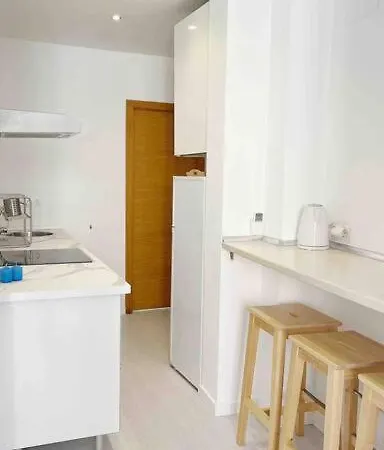 Stylish 2 Bedroom Apartment Next To Lamerced Plaza-3