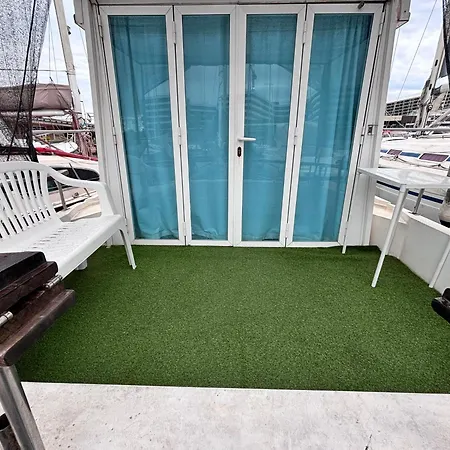 Wonderful Boat Experience For Families And Friends-3