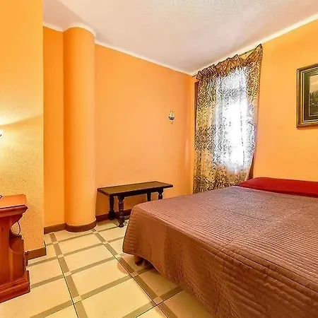 Las Americas Family Inn-2