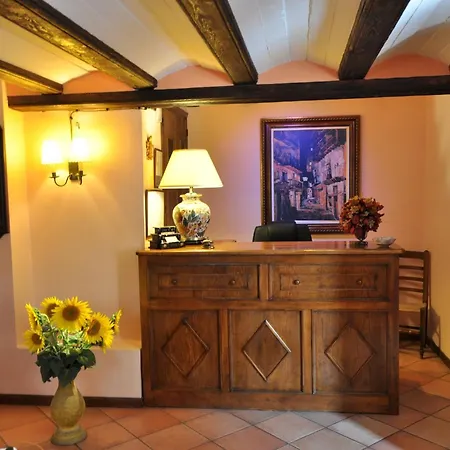 Hotel la Casa del Abuelo-2