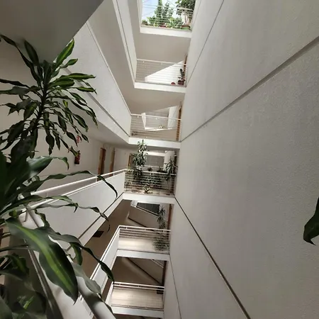 Alojamiento Entero En Madrid, Con Acceso Privado-2