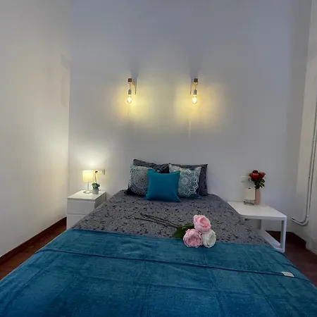 Rooms In Heart Of Gothic-2