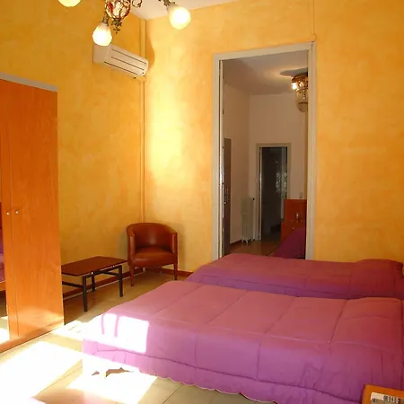 Hostal Adarnius-3
