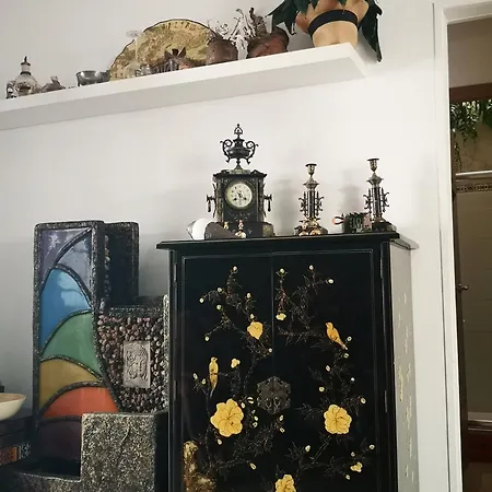 Yumbo Room-2