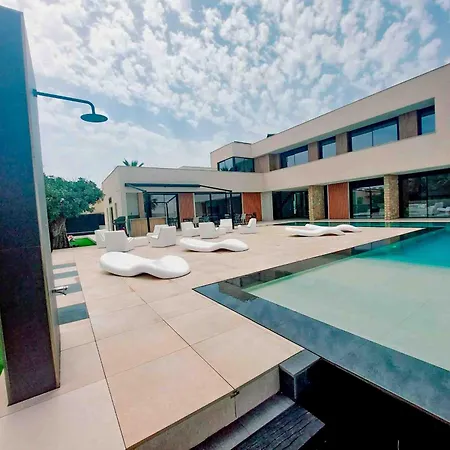 Inmovecos Villa Gawy 2 de Lujo con piscina privada-2
