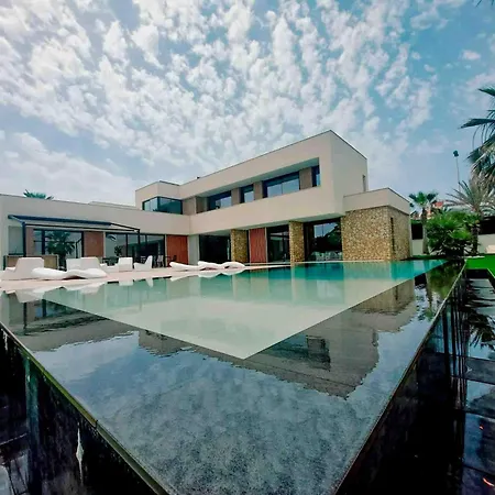 Inmovecos Villa Gawy 2 de Lujo con piscina privada-3