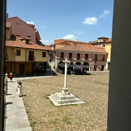 Pension Plaza Del Grano-3