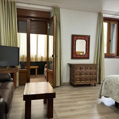 Hostal Aribel Longinos-2