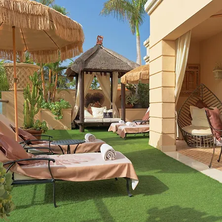 Royal Garden Villas, Luxury Hotel-3