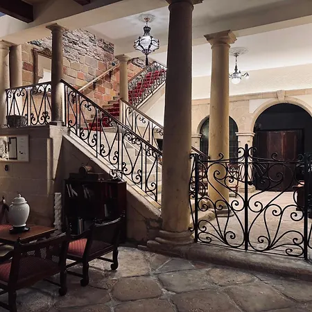 Palacio Pampinot-2