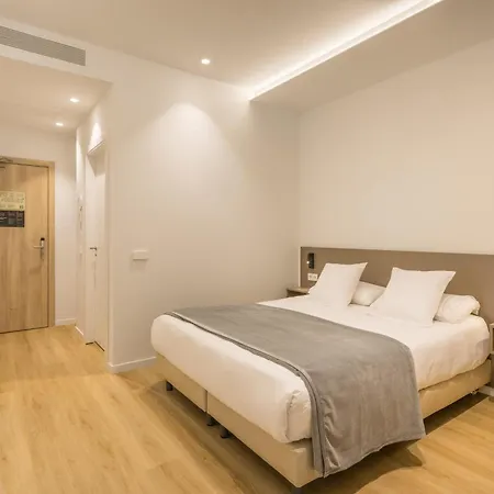 Mon Suites Jardin De Ayora-3
