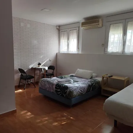 Apartamento Y Habitaciones El Colmenar-2